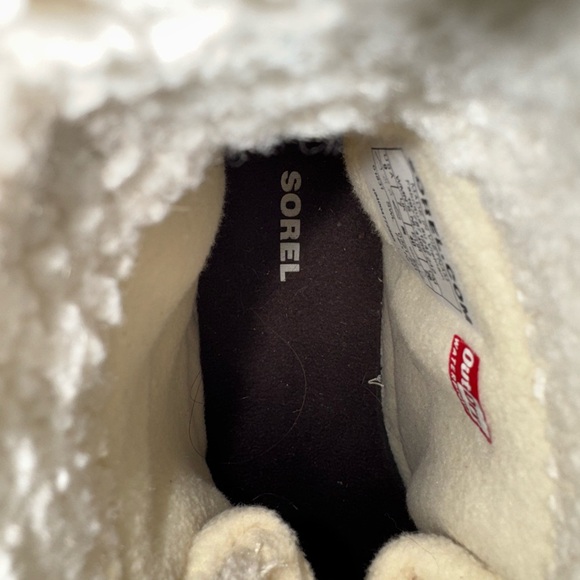 Sorel Cream Faux Fur Lined waterproof Boots - Picture 7 of 7